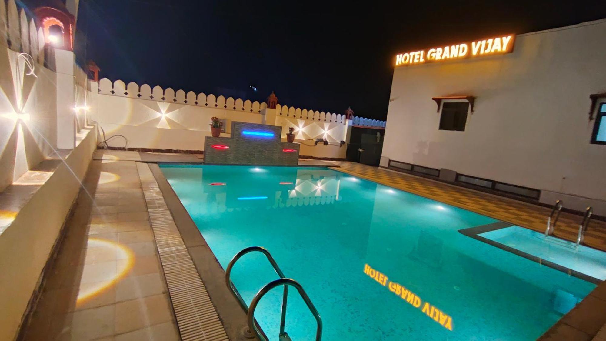 Hotel Grand Vijay Пушкар Экстерьер фото