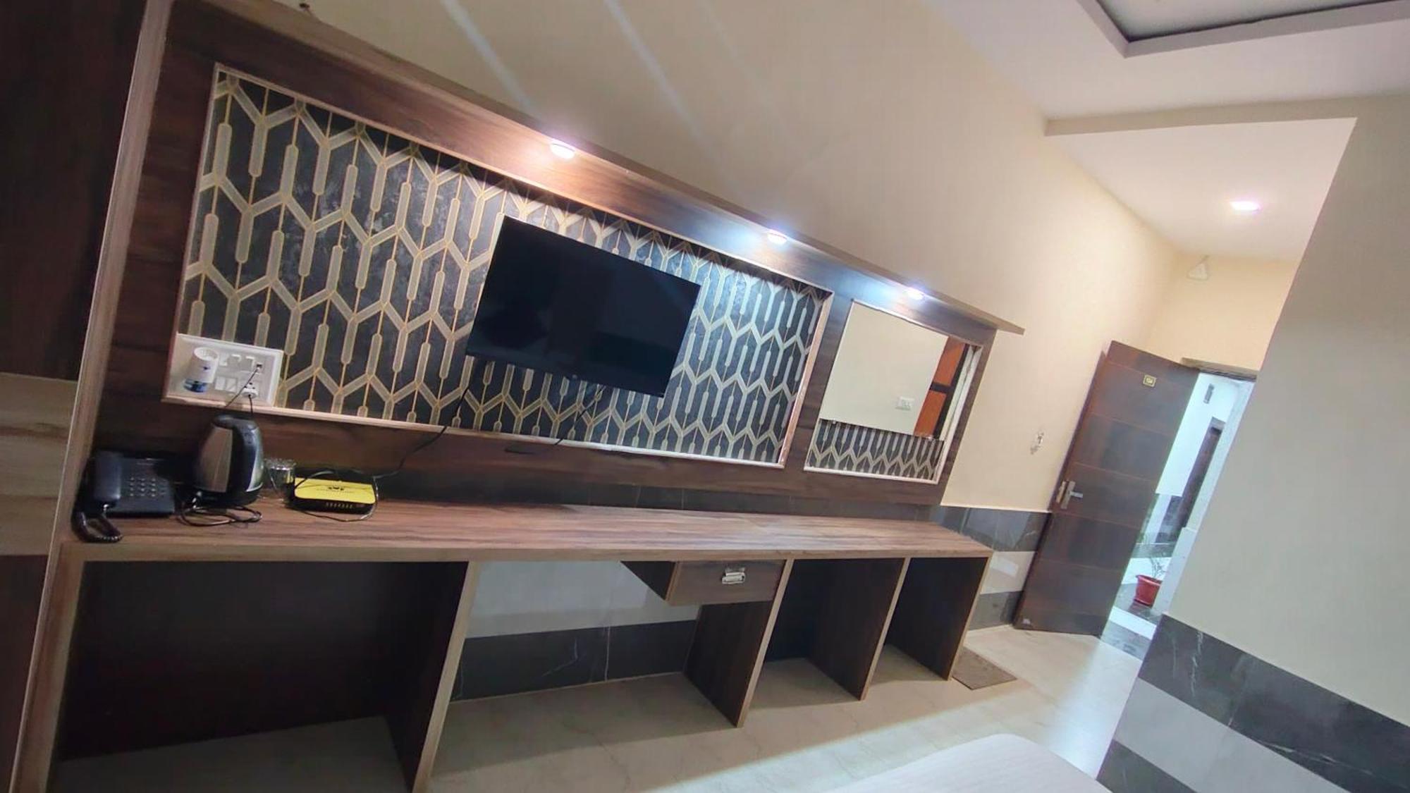 Hotel Grand Vijay Пушкар Экстерьер фото