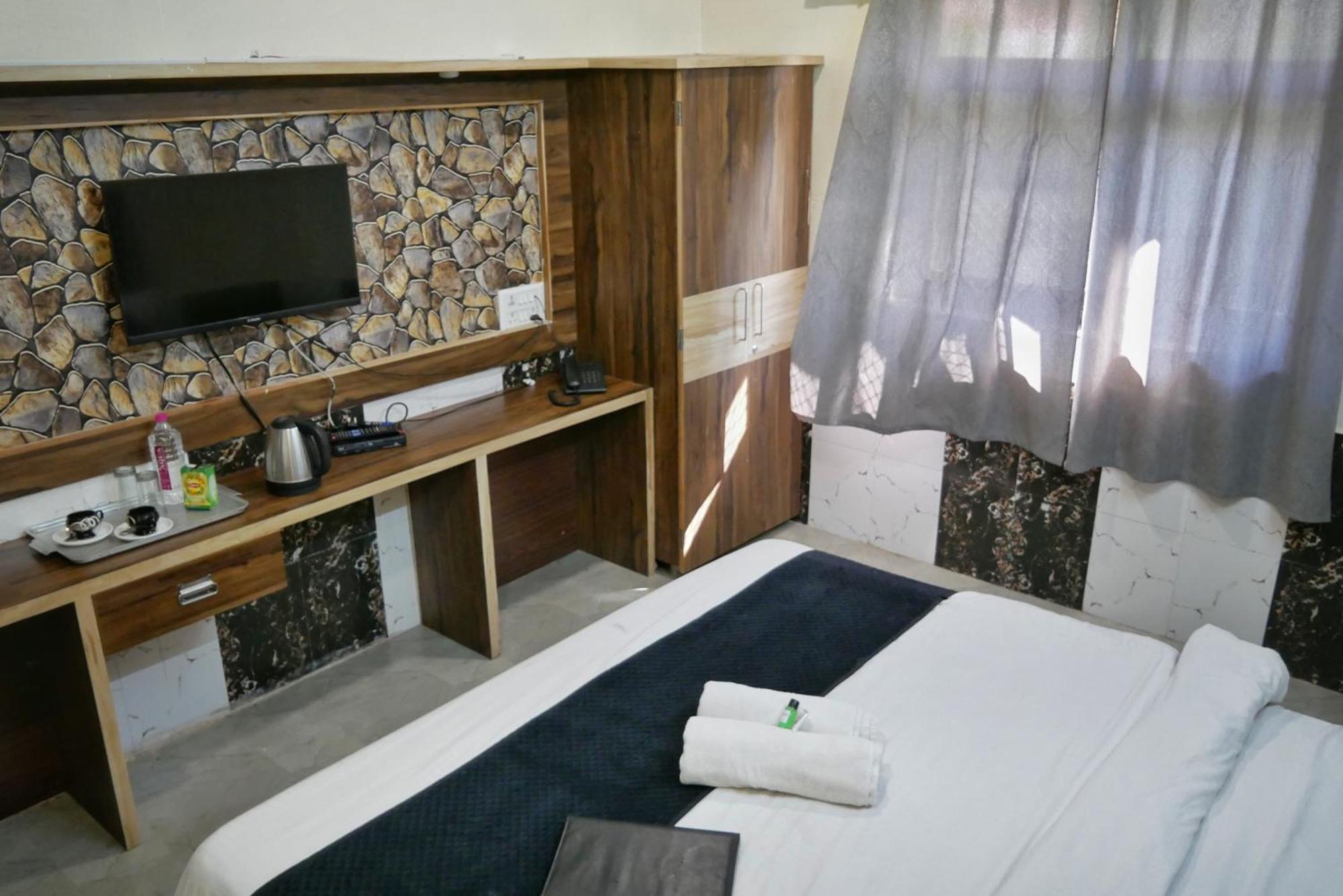 Hotel Grand Vijay Пушкар Экстерьер фото