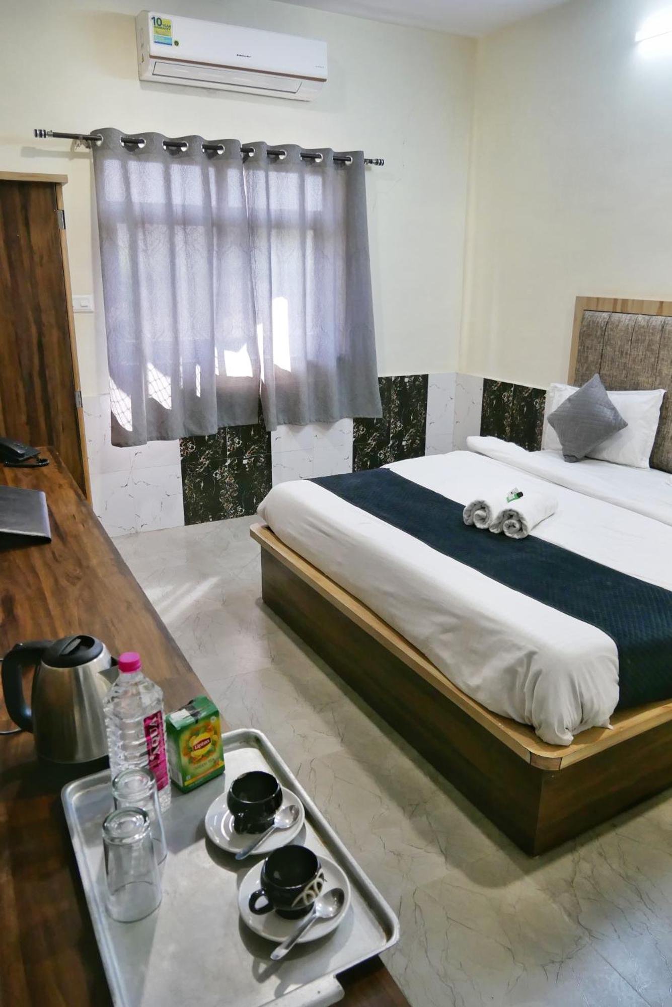 Hotel Grand Vijay Пушкар Номер фото