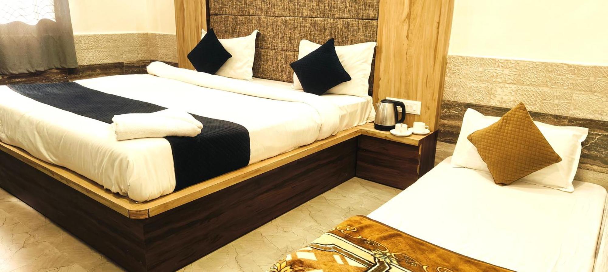 Hotel Grand Vijay Пушкар Экстерьер фото